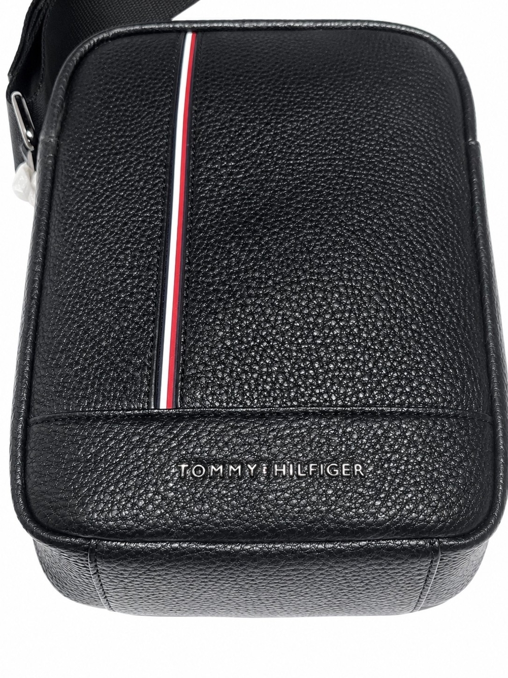 Tommy Hilfiger Genuine Leather Crossbody Reporter Bag Black NWT